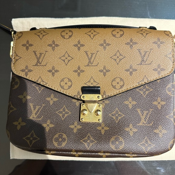 Louis Vuitton authentic petis MM NV M. REV gently warn with new strap - Picture 3 of 17